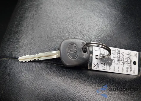 2012 Toyota Highlander Se V6 z USA, uszkodzony, nr VIN 5TDBK3EH3CS112148